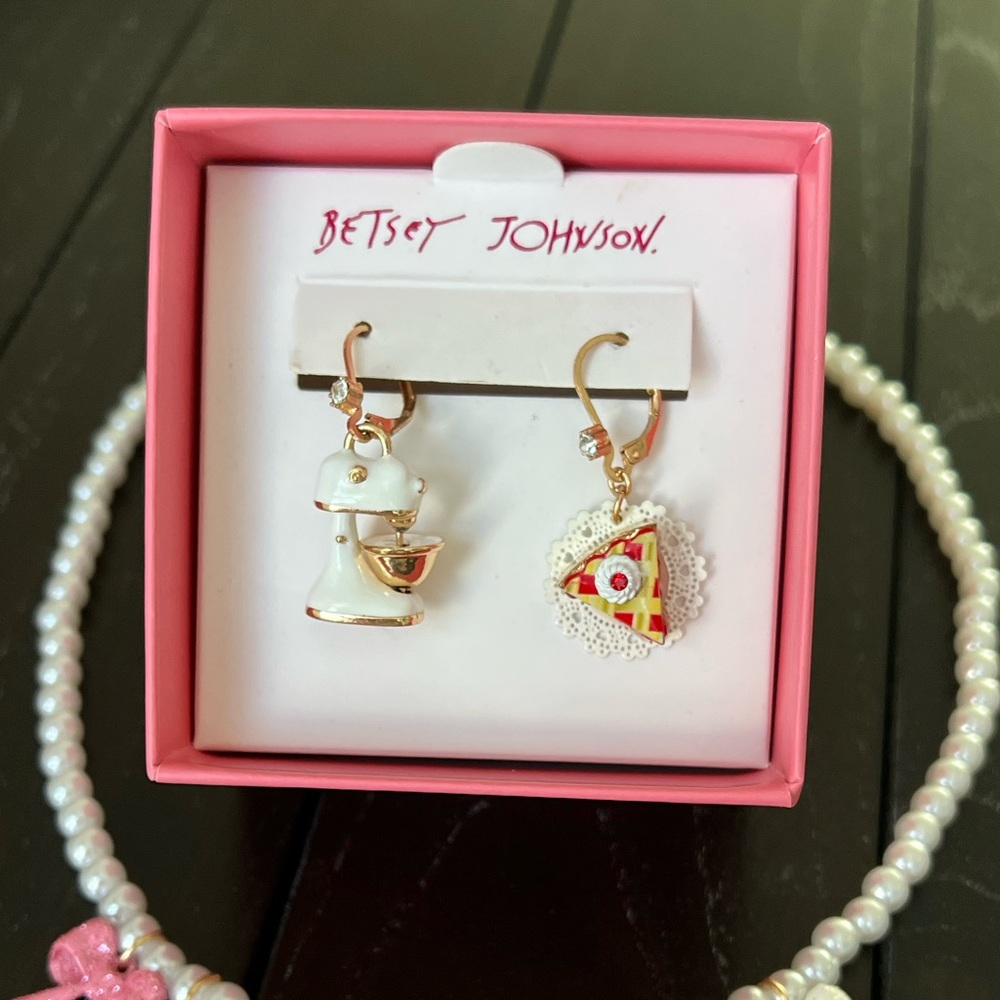 Betsey Johnson Jewelry Set - Picture 5 of 9